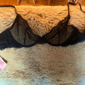 NWT Savage x Fenty Lace & Mesh bra. Unlined.